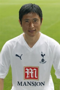 Lee Young-Pyo w barwach Tottenham Hotspur.